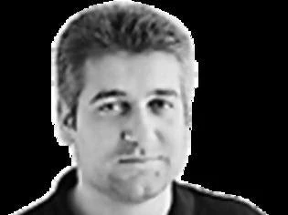 Μπράβο! Ποιος είναι ο δημοσιογράφος που ήταν ο μόνος που έκανε μια σκληρή ερώτηση…
